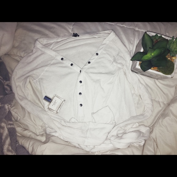 URBAN OUTFITTERS BUTTON UP🌟 - Picture 1 of 1